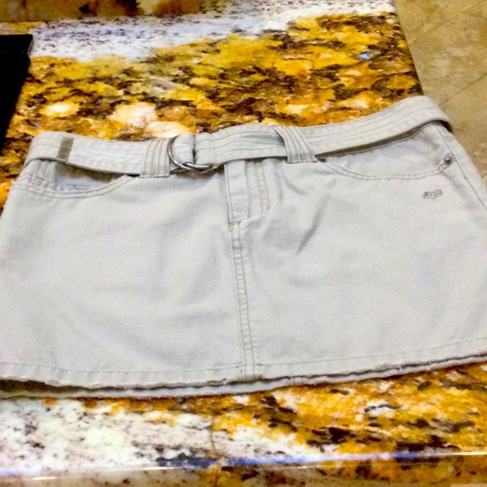 - - - Fox khaki mini skirt